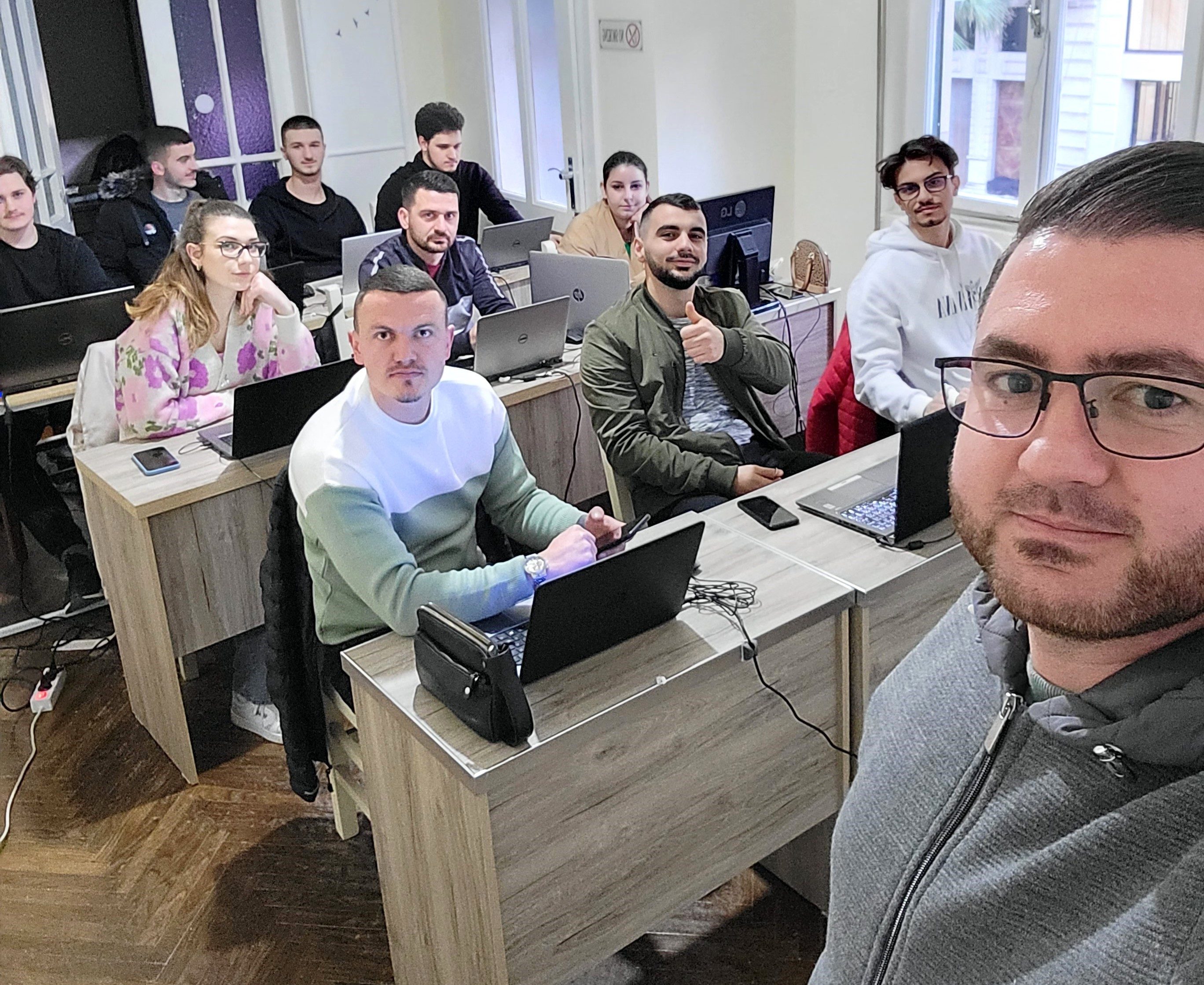 Trajnim per Dixhital Marketing SEO & Social Media + WordPress