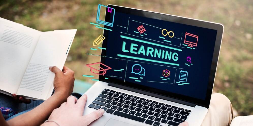 Edukimi dixhital në Shqipëri: Sfidat dhe mundësitë